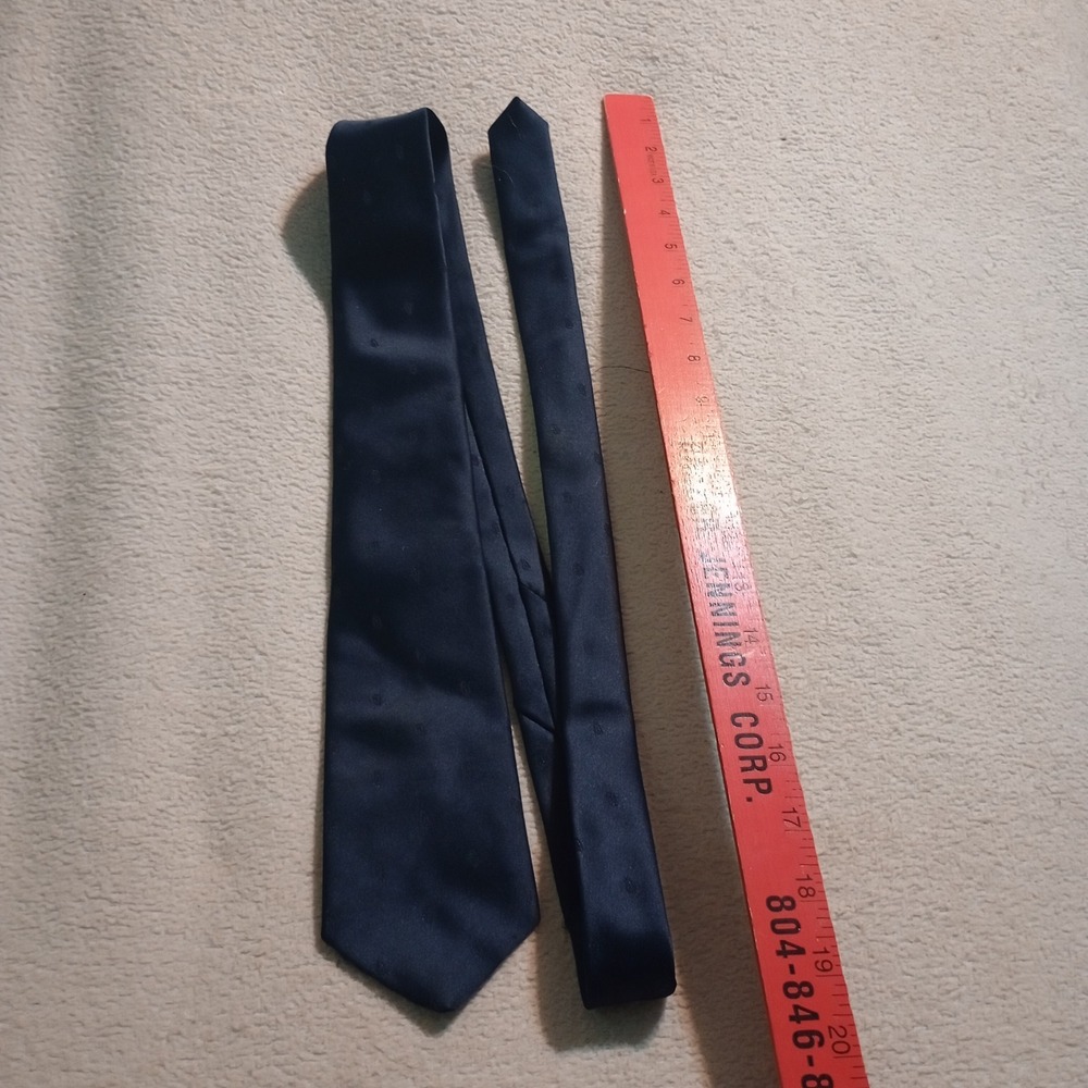 Hennessy Couture Navy Blue Jacquard Silk Blend Necktie Mens Made in USA RN 43170